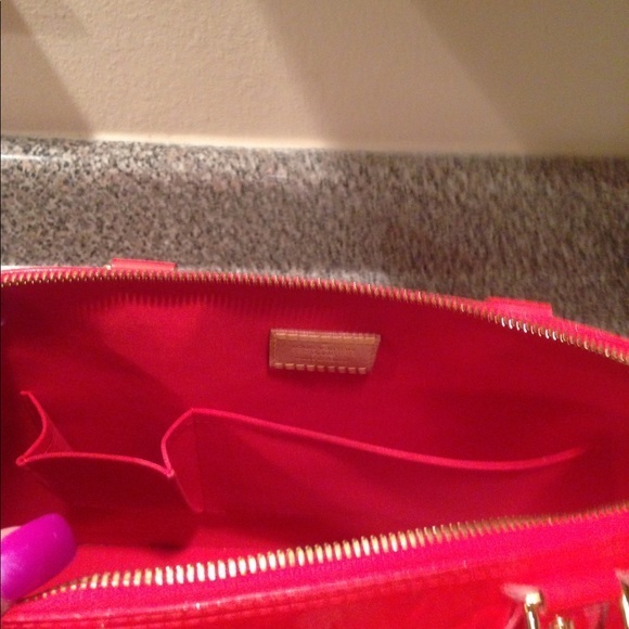 Louis Vuitton - Picture 4 of 4